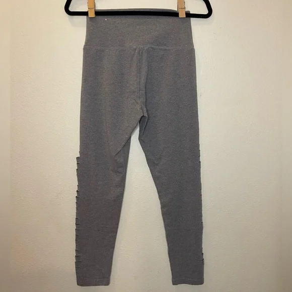 Aerie Gray Leggings Chill. Play. Move. Size Medium. Yoga basic neutral light - Picture 5 of 5